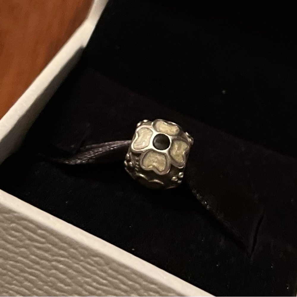 PANDORA - Flower Charm